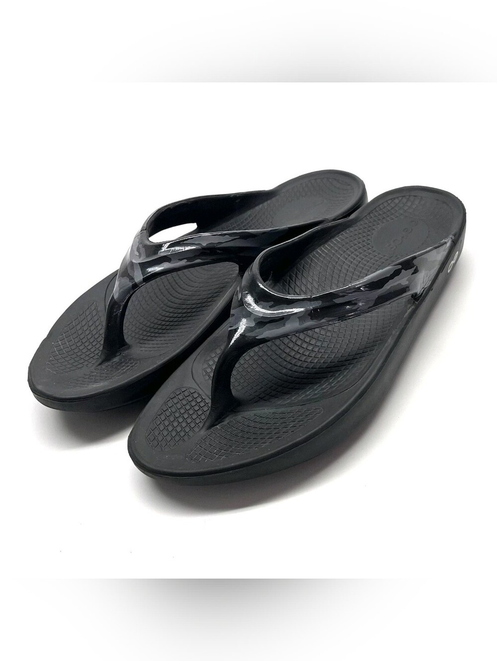 OOFOS Oolala Black Camo Women’s Flip Flop Thong Recovery Sandals EU 38 US 7.NWOT